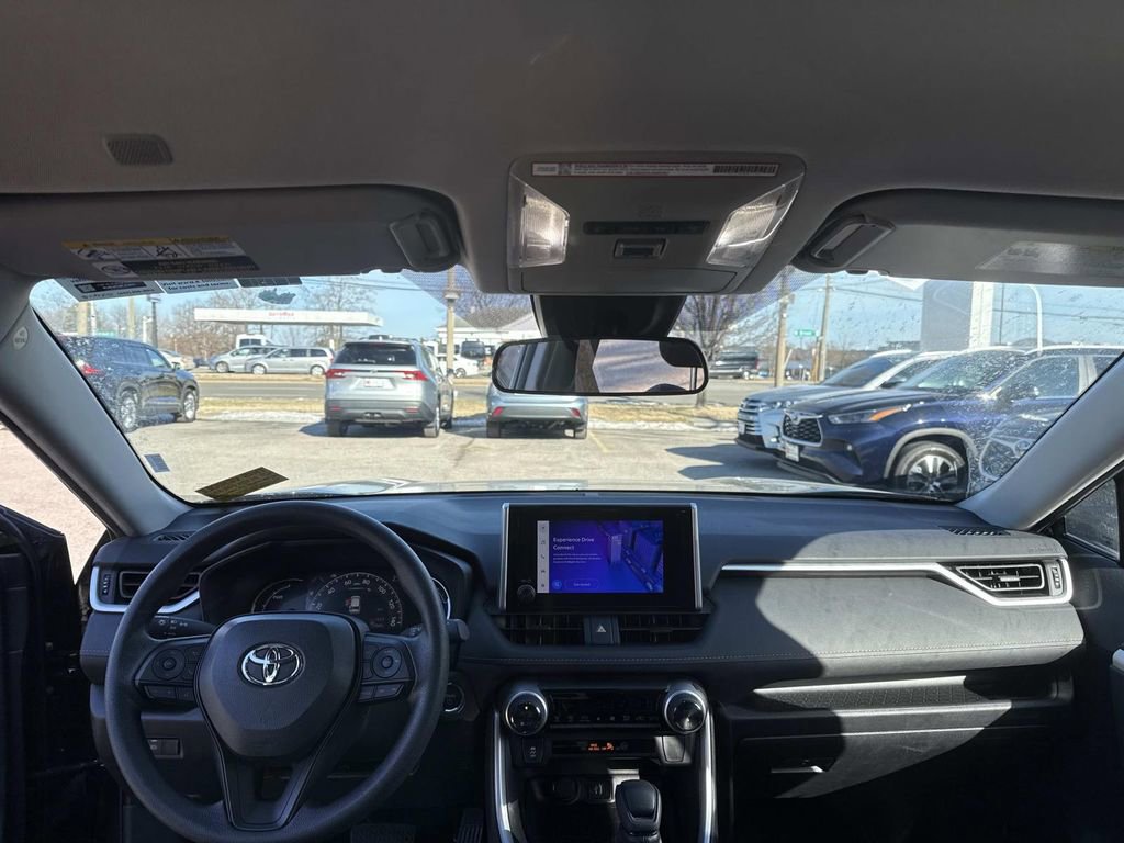 Used 2025 Toyota RAV4 XLE image 15