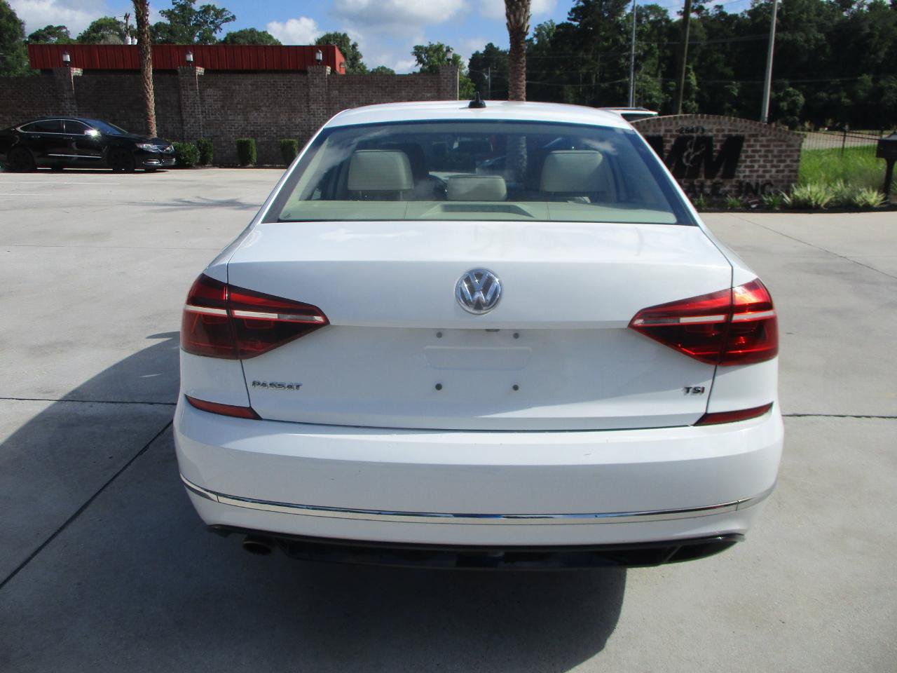 Used 2018 Volkswagen Passat 2.0T R-Line FWD image 28