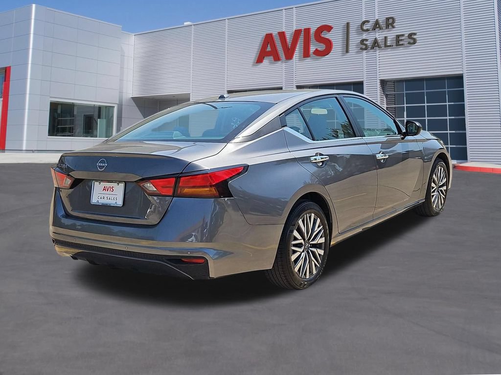 Used 2025 Nissan Altima 2.5 SV FWD image 6