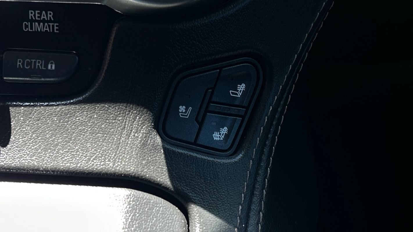 Used 2018 Chevrolet Tahoe Premier AWD/4WD image 42