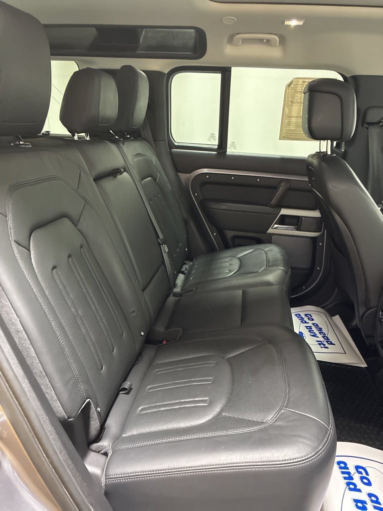 Used 2020 Land Rover Defender 110 SE AWD/4WD image 25
