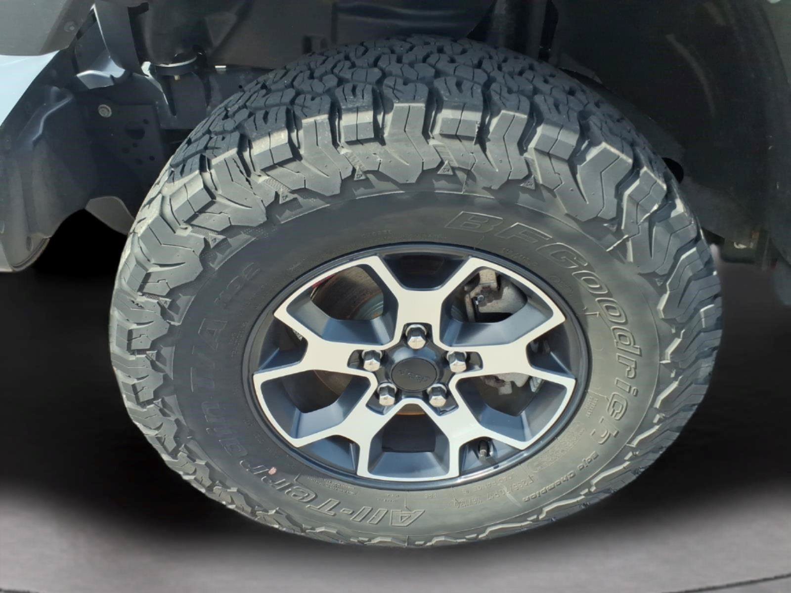Used 2021 Jeep Wrangler Unlimited Rubicon AWD/4WD image 9