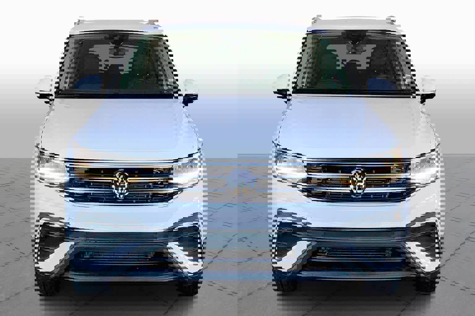 Used 2022 Volkswagen Tiguan SE image 4