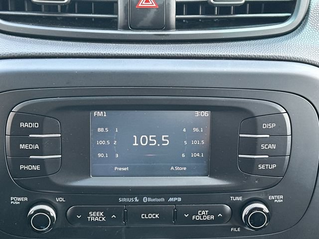 Used 2016 Kia Soul + FWD image 21
