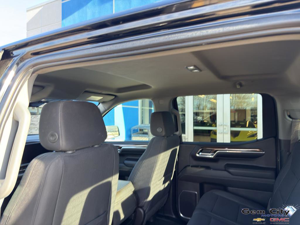 Used 2023 Chevrolet Silverado 1500 LT AWD/4WD image 11