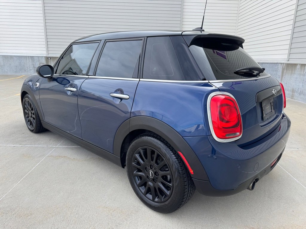 Used 2016 MINI Cooper 4-Door Hardtop image 3