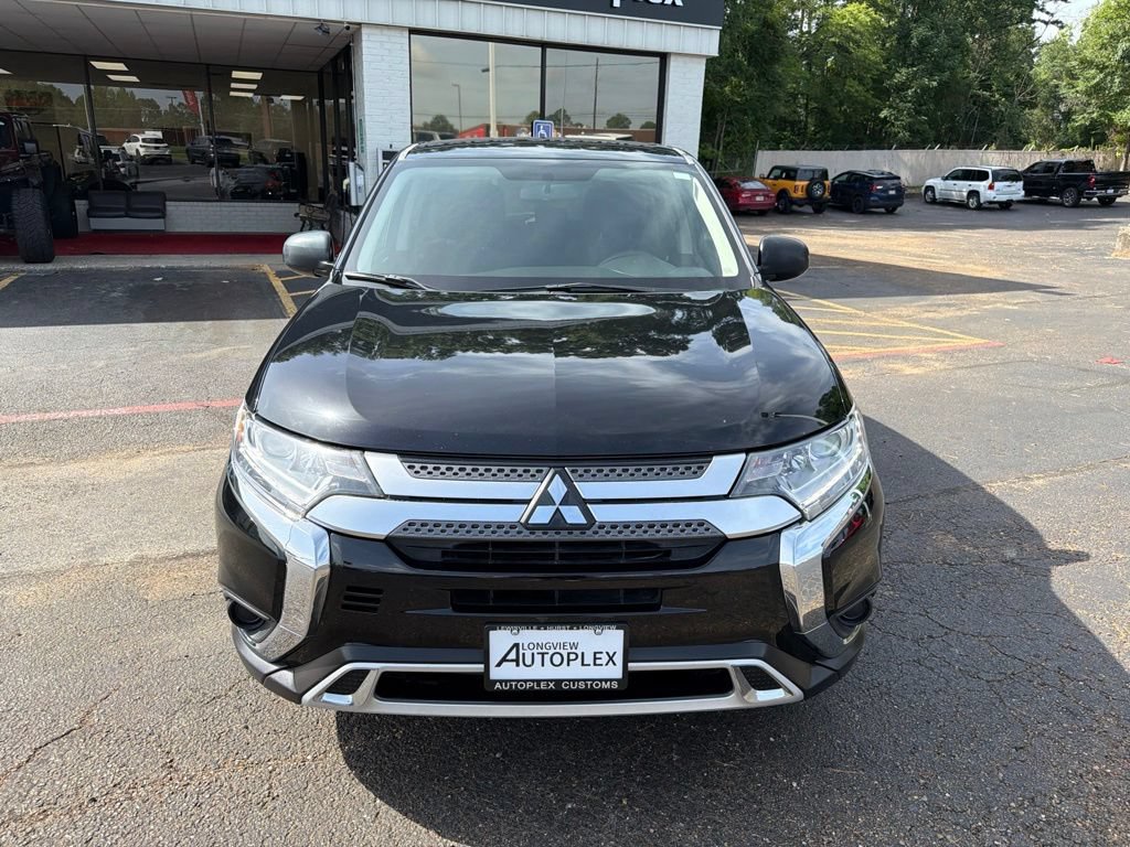 Used 2020 Mitsubishi Outlander SE AWD/4WD image 3