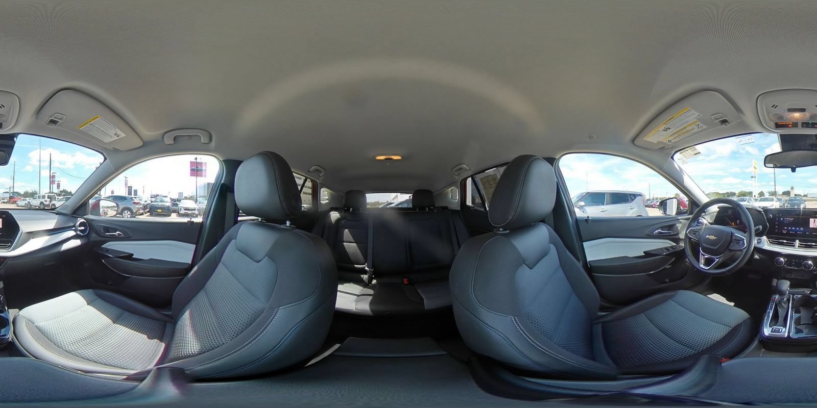 Used 2025 Chevrolet Trax LT w/ LT Convenience Package FWD image 36