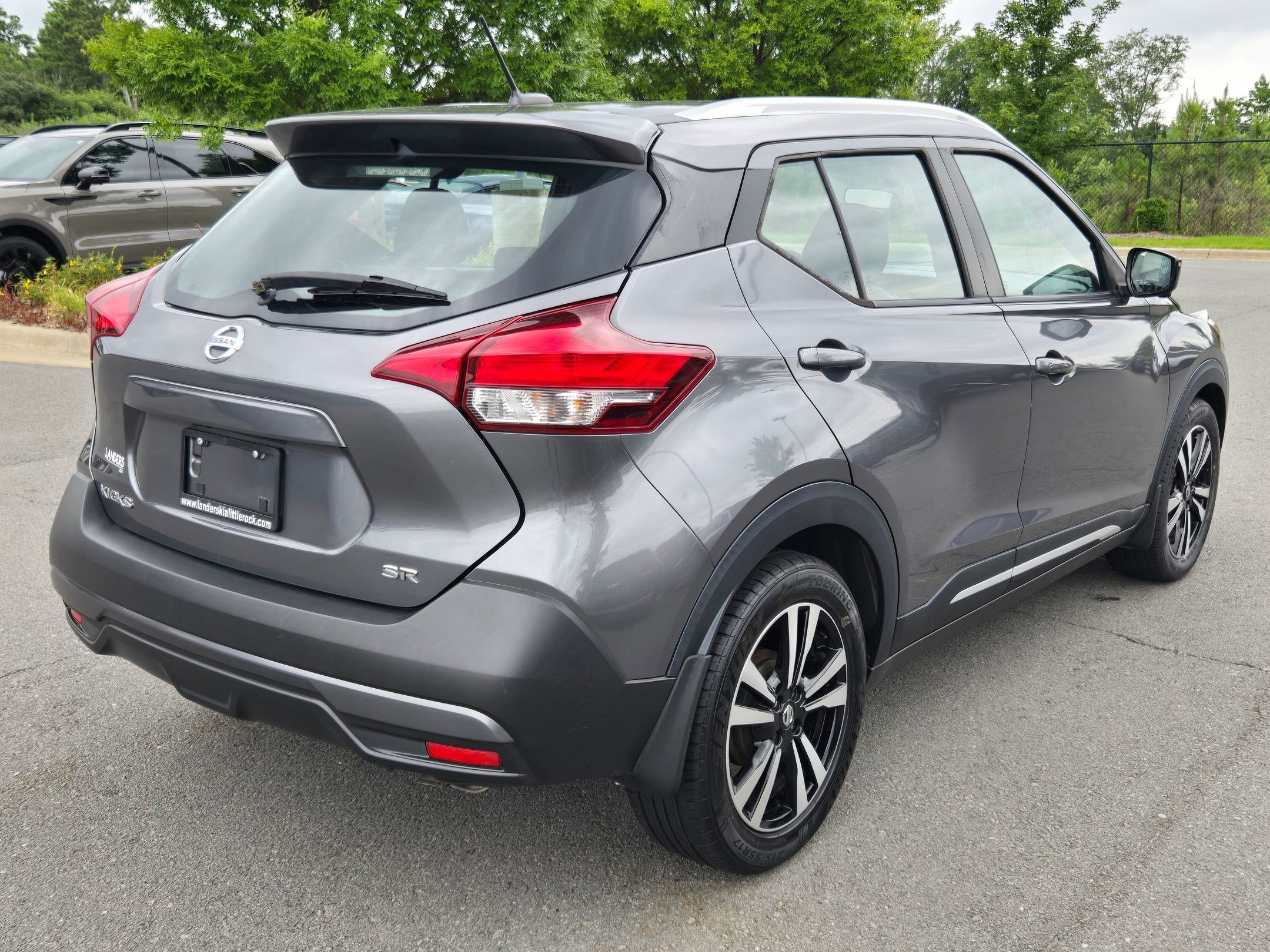 Used 2019 Nissan Kicks SR w/ SR Premium Package FWD image 7