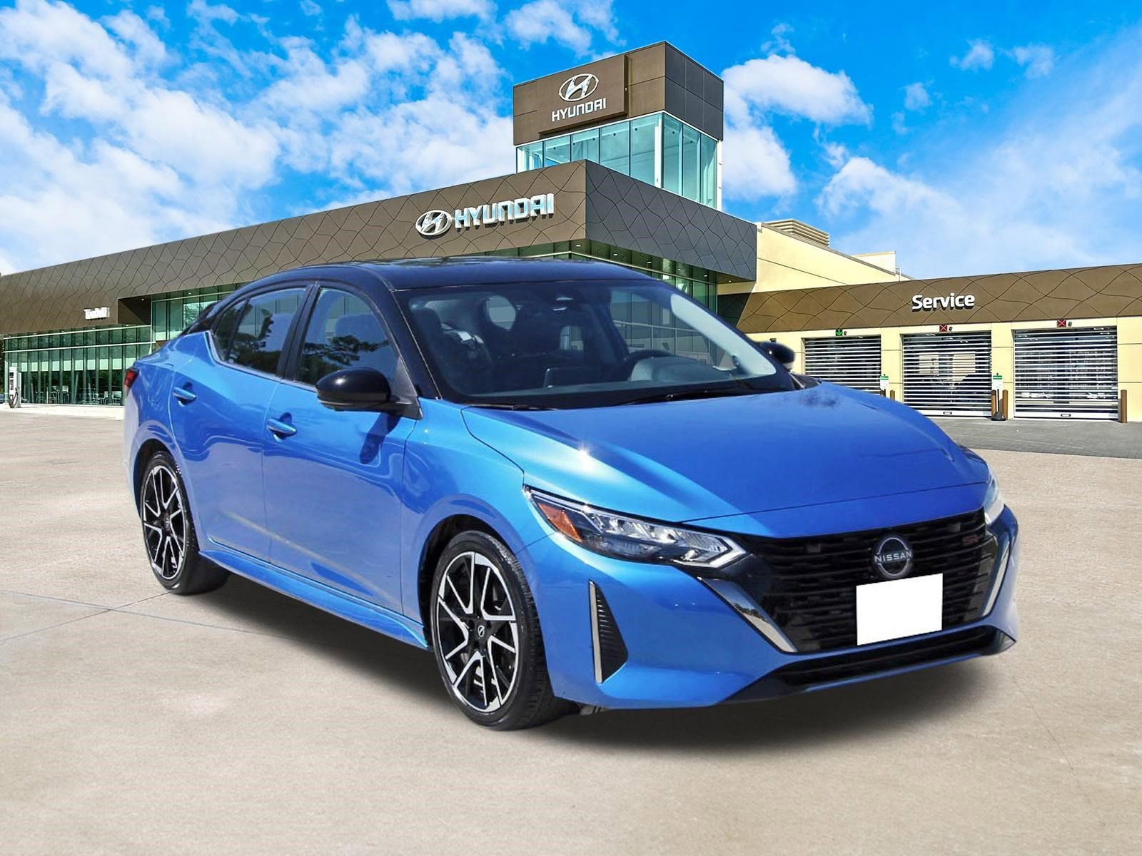 Used 2024 Nissan Sentra SR w/ SR Premium Package image 3