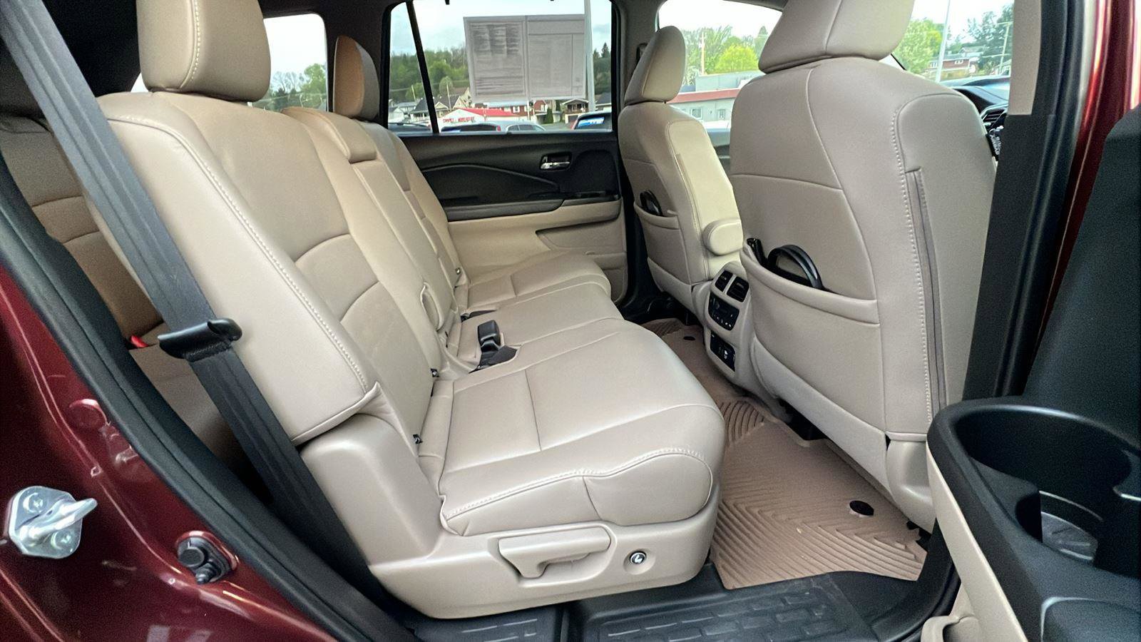 Used 2022 Honda Pilot Touring image 15
