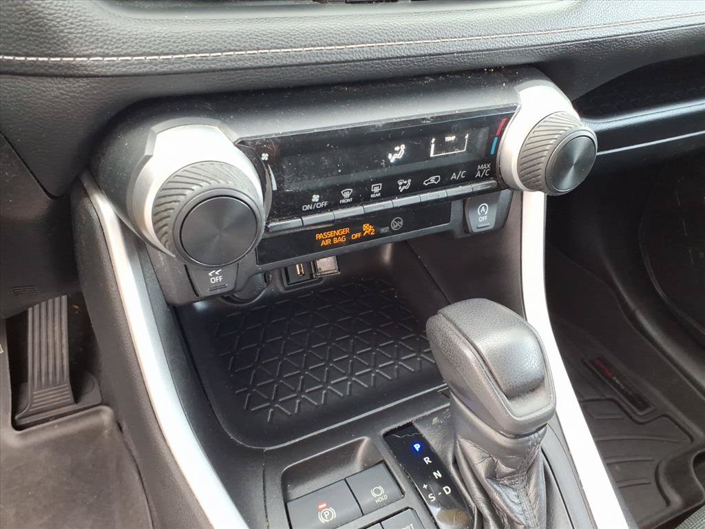 Used 2021 Toyota RAV4 LE AWD/4WD image 33