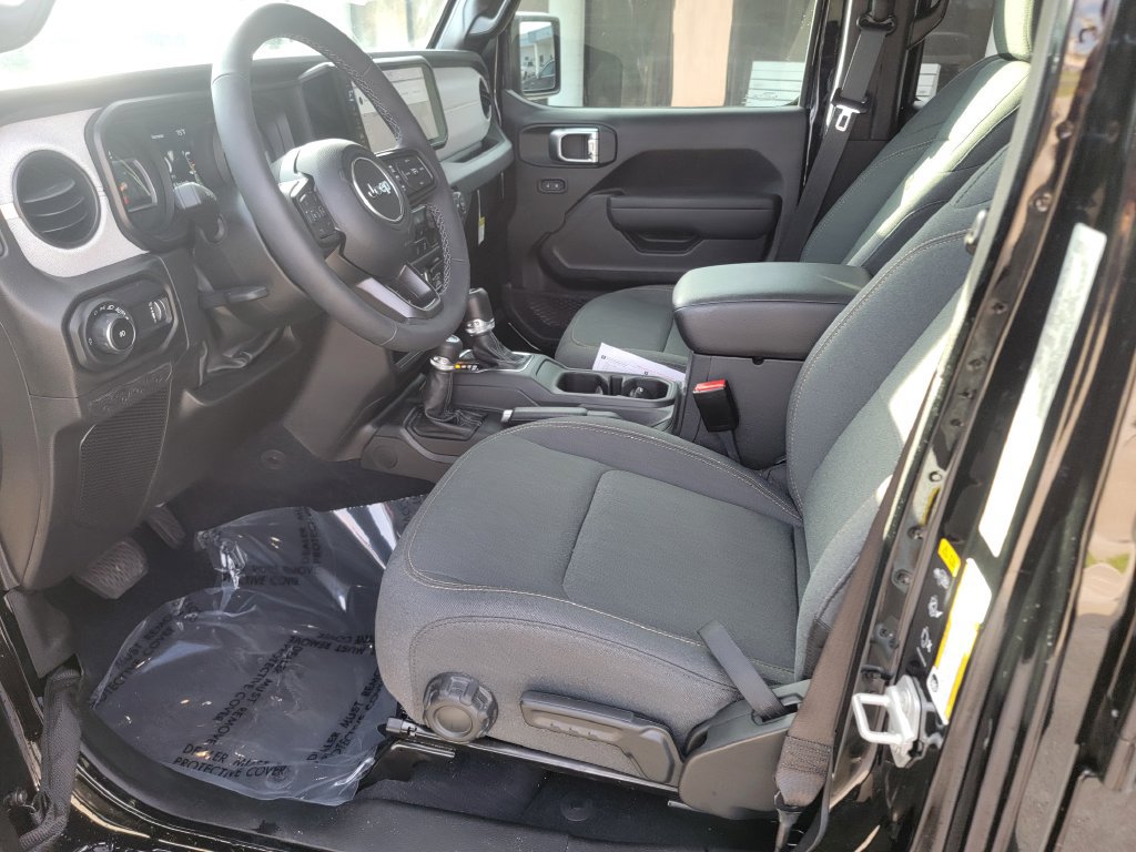 Used 2026 Jeep Wrangler Unlimited Sport AWD/4WD image 10