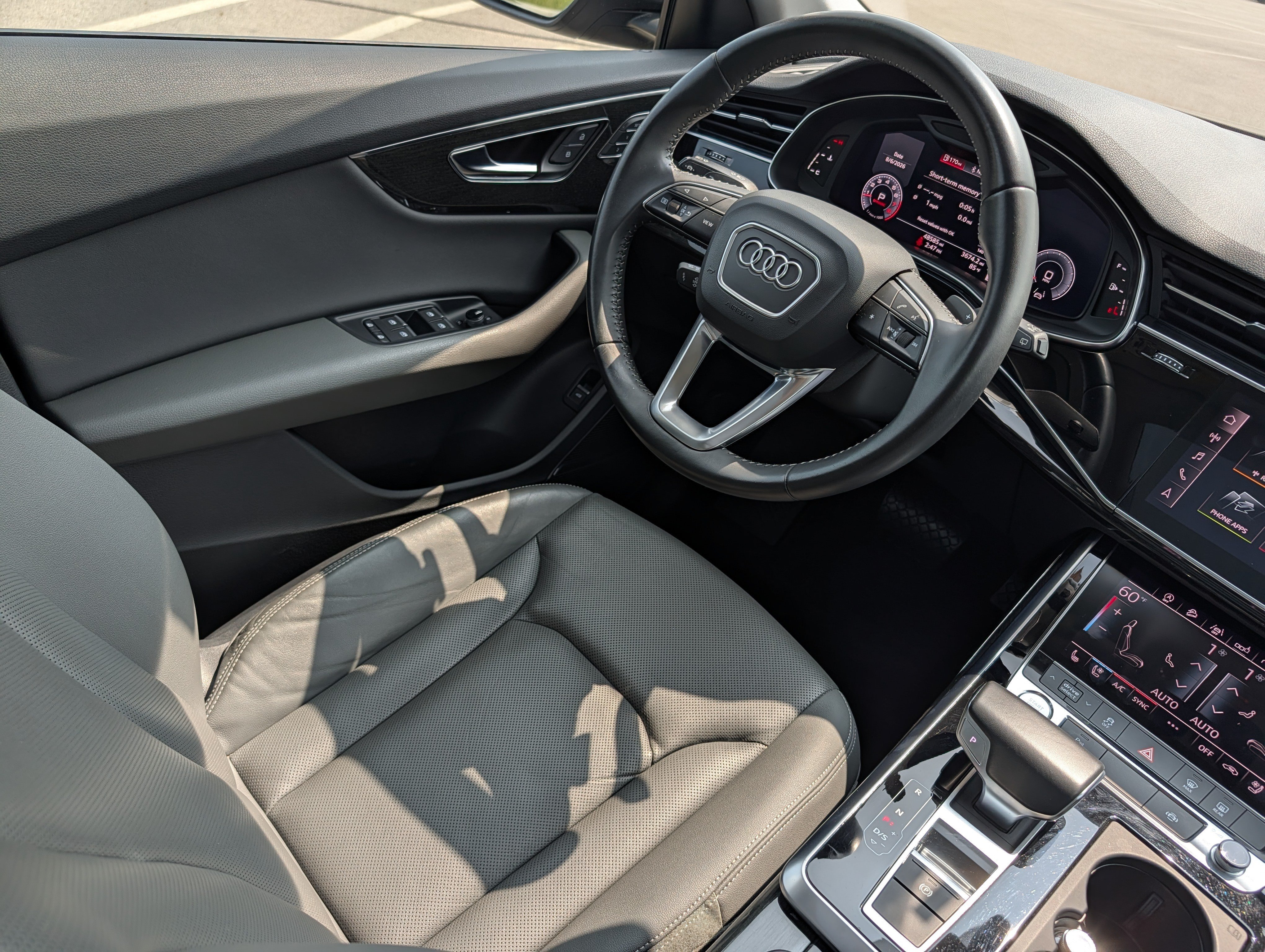 Used 2019 Audi Q8 Premium Plus w/ Premium Plus AWD/4WD image 12