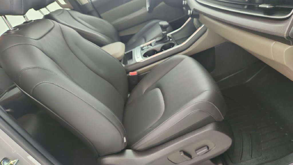 Used 2026 Kia Carnival EX FWD image 31
