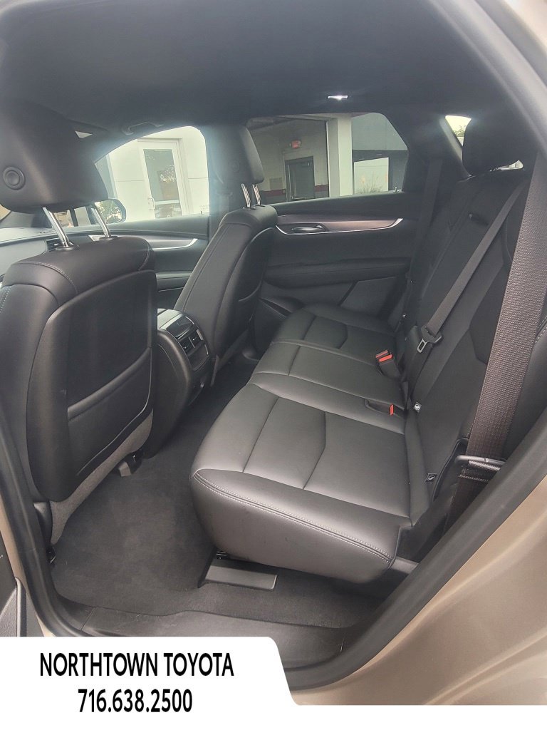 Used 2022 Cadillac XT5 Luxury w/ LPO, Floor Liner Package AWD/4WD image 16
