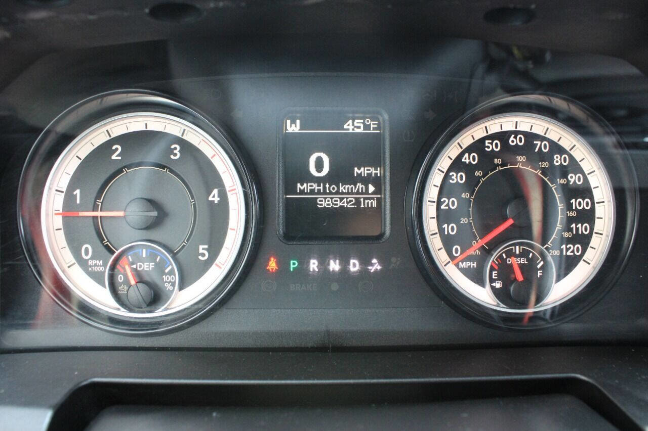 Used 2017 RAM 3500 Tradesman w/ Chrome Appearance Group image 23