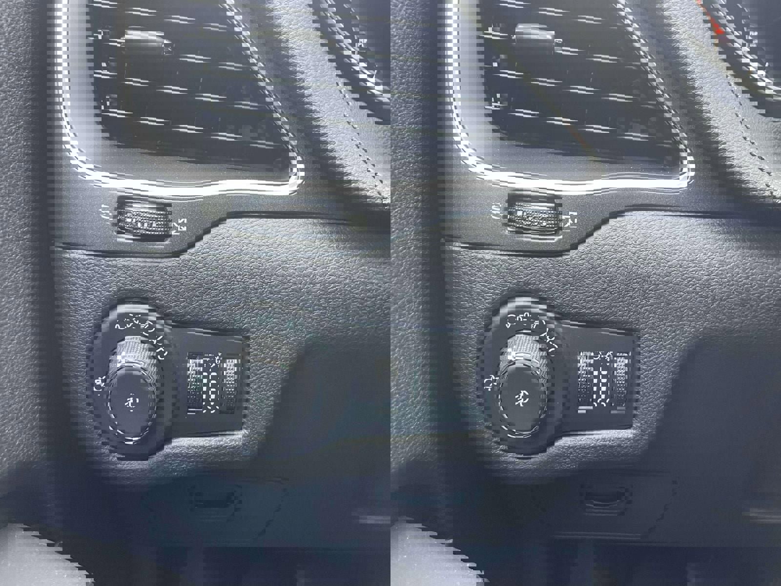 Used 2022 Jeep Cherokee Trailhawk image 20