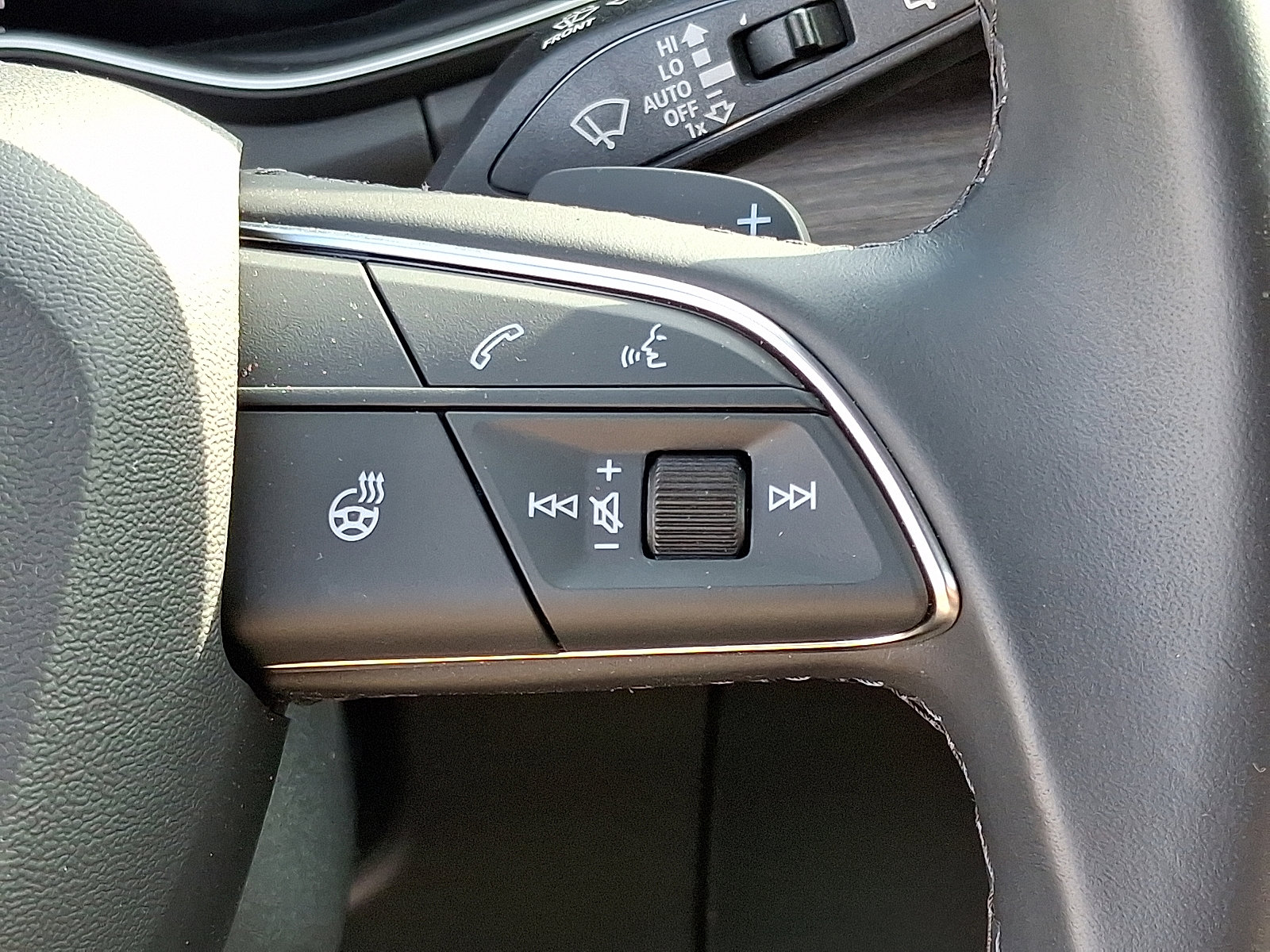 Certified 2025 Audi Q5 2.0T Premium Plus image 24