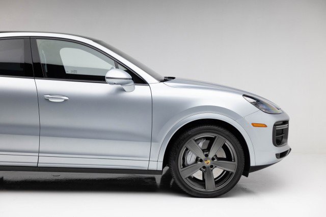 Used 2020 Porsche Cayenne Turbo image 19