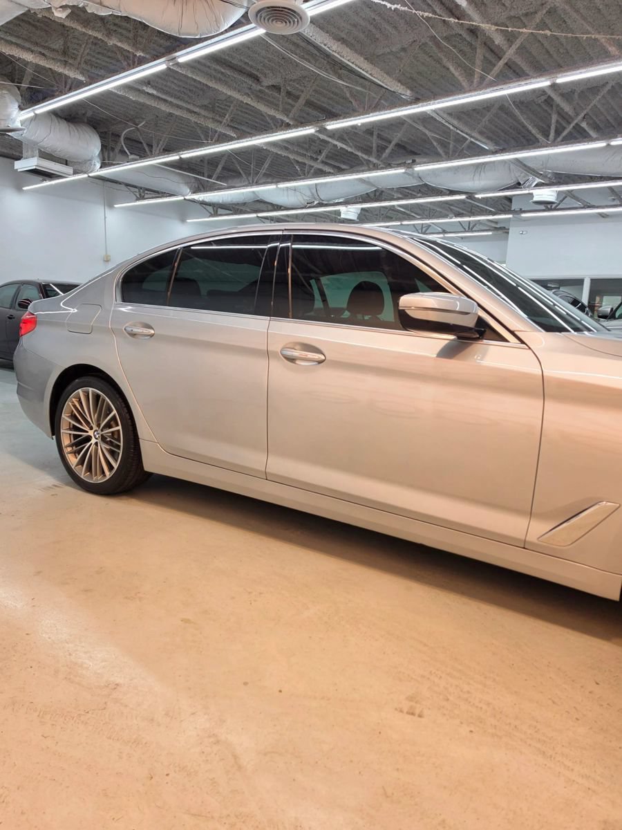 Used 2018 BMW 530i RWD image 13