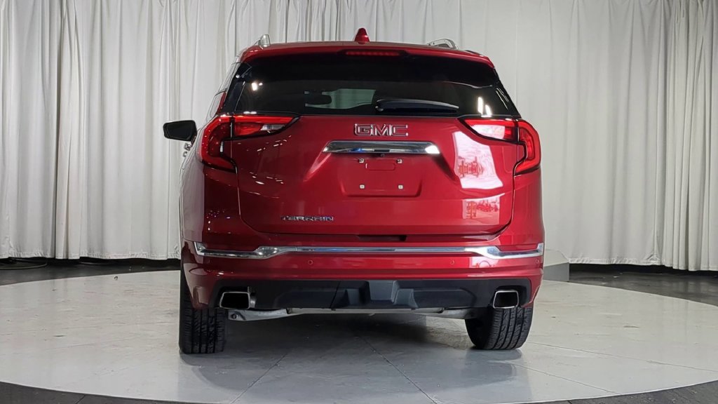 Used 2018 GMC Terrain Denali w/ Comfort Package FWD image 9