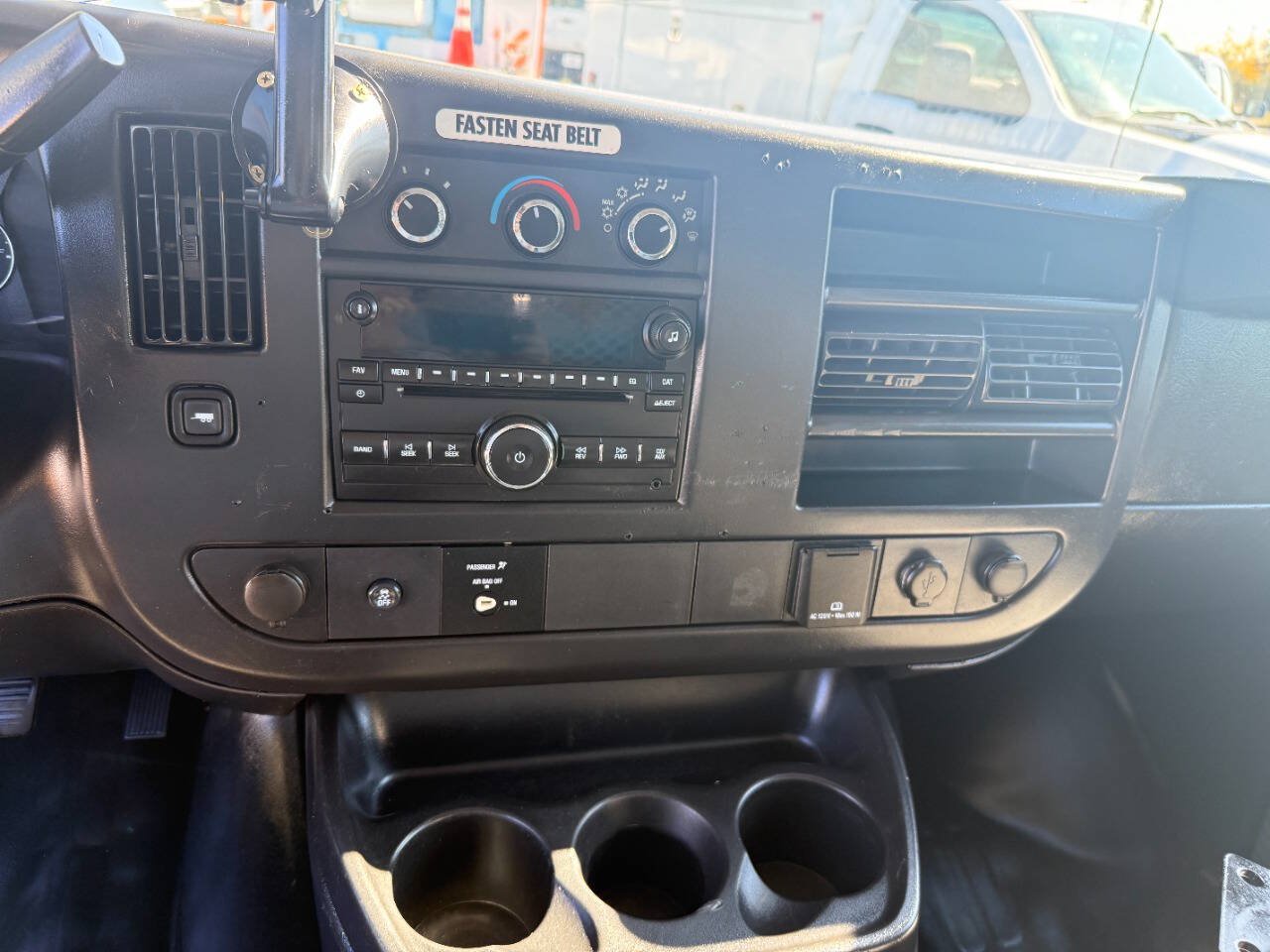 Used 2015 Chevrolet Express 2500 RWD image 22