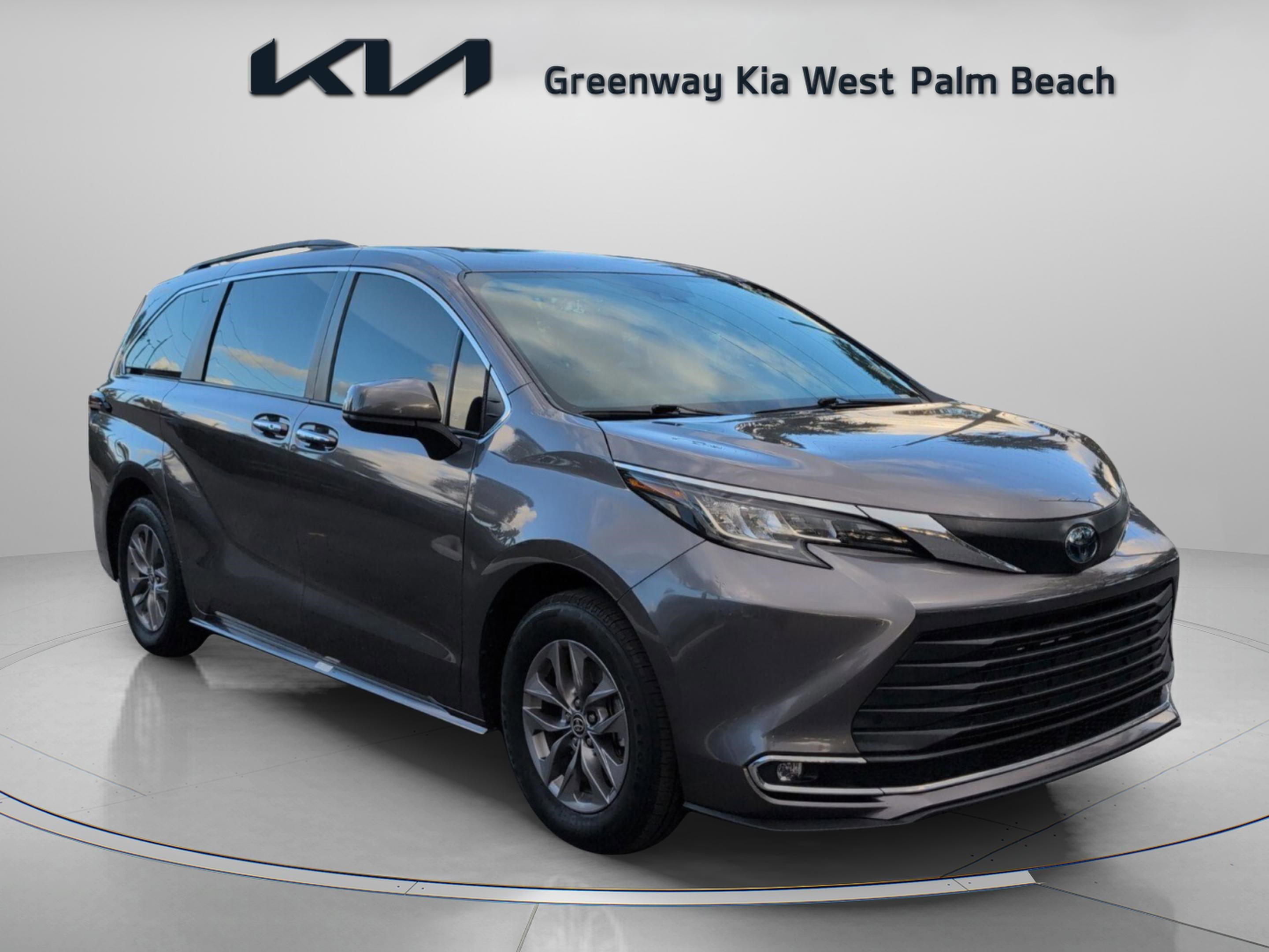 Used 2023 Toyota Sienna XLE