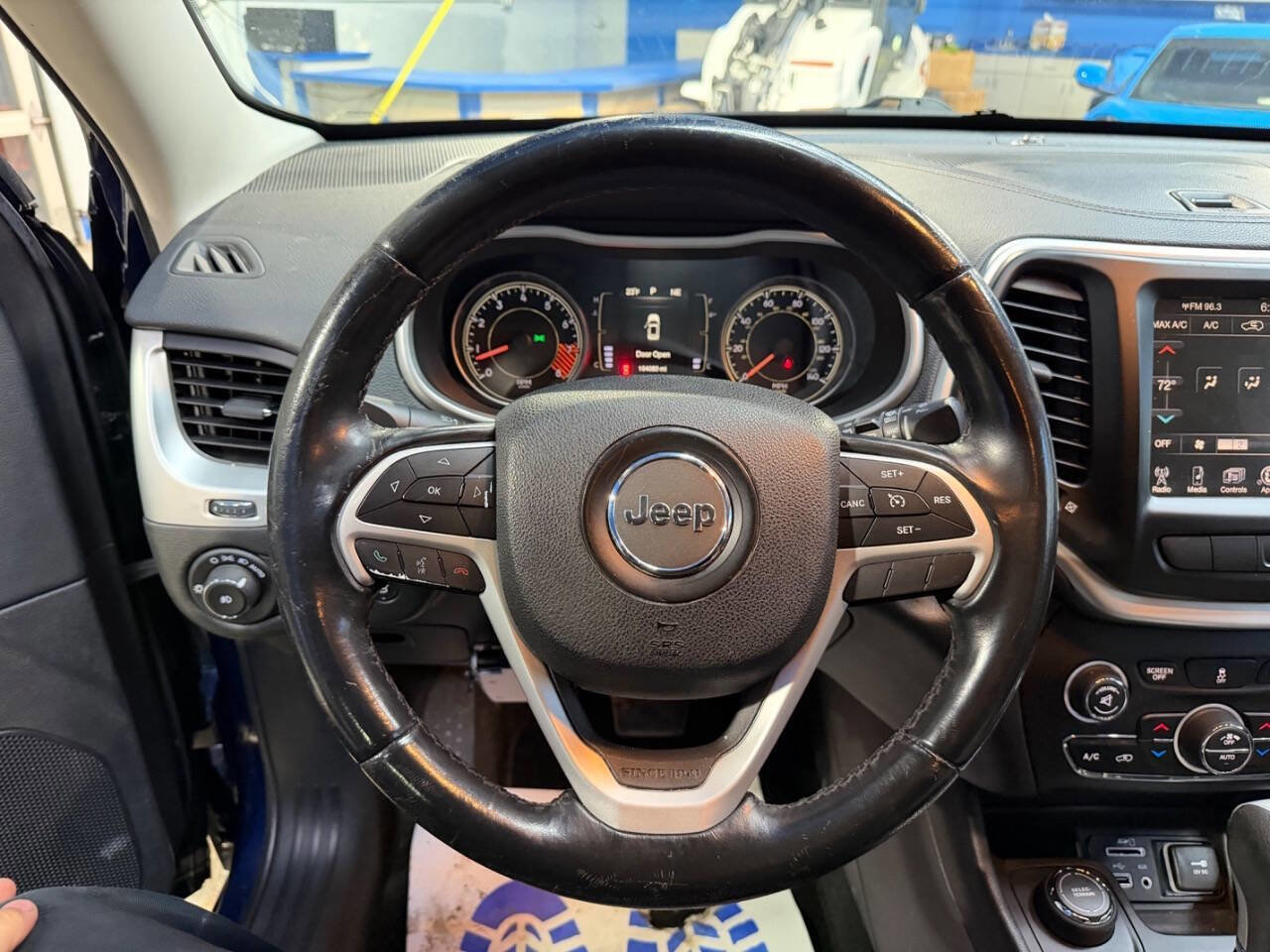 Used 2014 Jeep Cherokee Latitude w/ Comfort/Convenience Group image 21