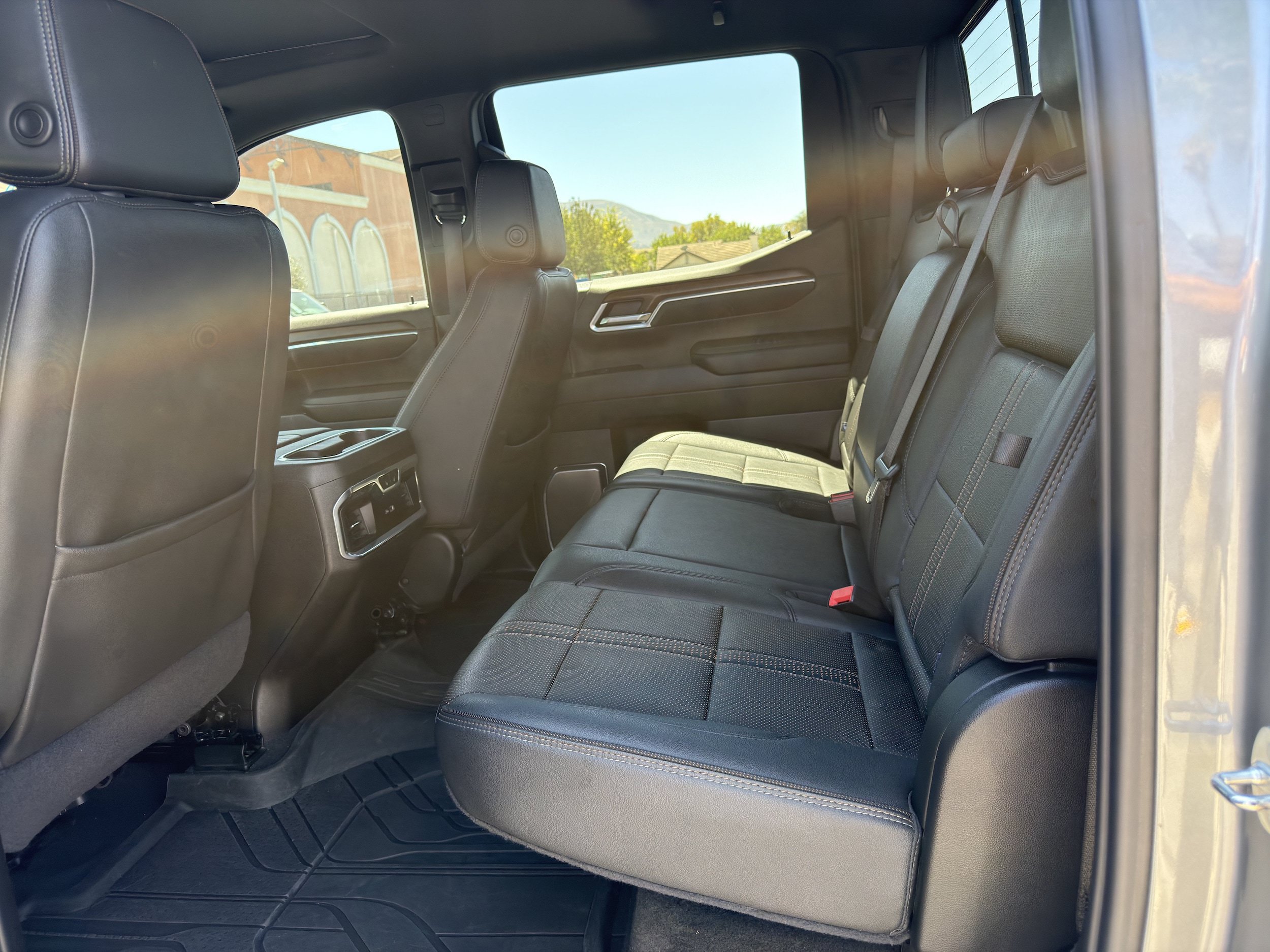 Used 2024 Chevrolet Silverado 1500 High Country w/ High Country Premium Package AWD/4WD image 21