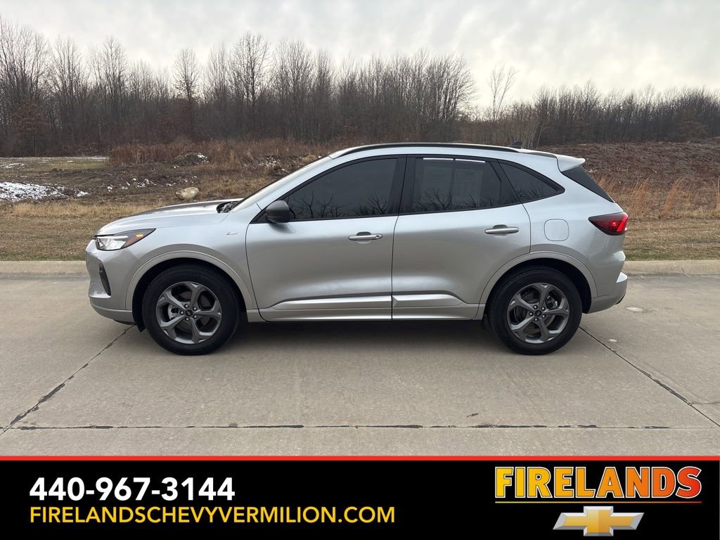 Used 2023 Ford Escape ST-Line w/ Tech Pack #1 AWD/4WD image 7
