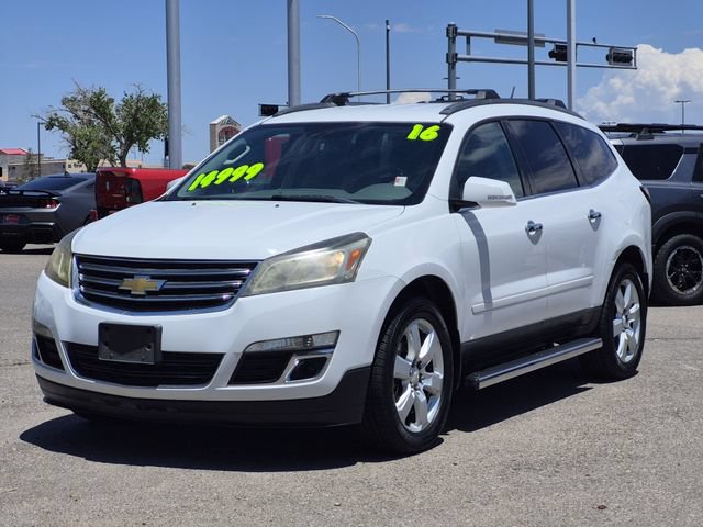 Used 2016 Chevrolet Traverse LT w/ Style and Technology Package FWD image 2
