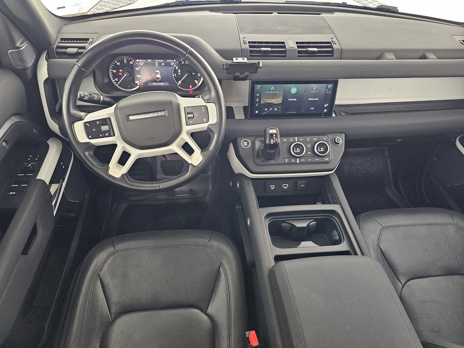 Used 2023 Land Rover Defender 110 SE image 18