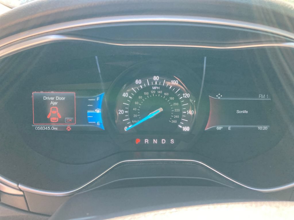 Used 2016 Ford Fusion SE FWD image 19