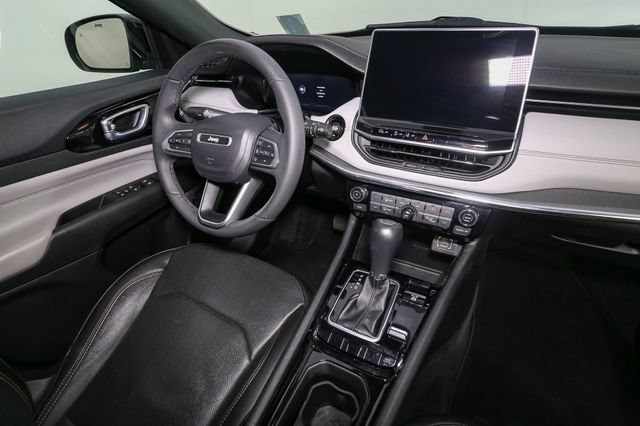 Used 2023 Jeep Compass Limited w/ Elite Group AWD/4WD image 19
