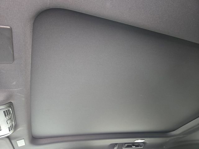 Used 2025 Chevrolet Suburban Premier image 24