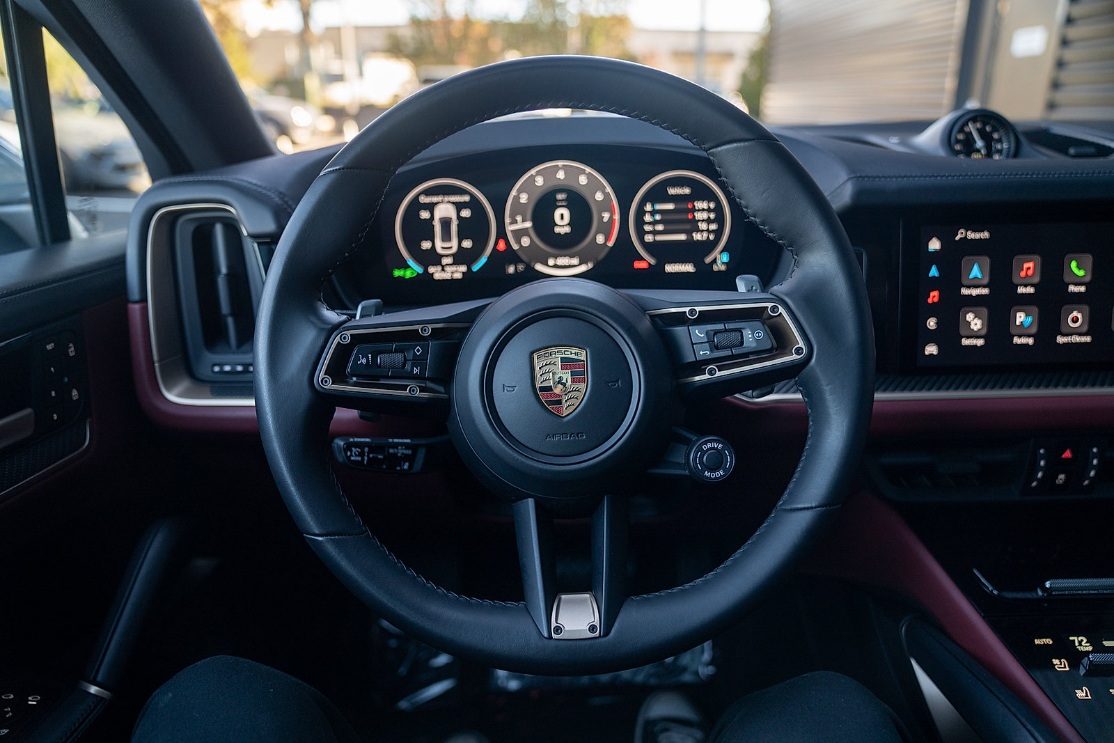 Certified 2025 Porsche Cayenne Coupe AWD/4WD image 6
