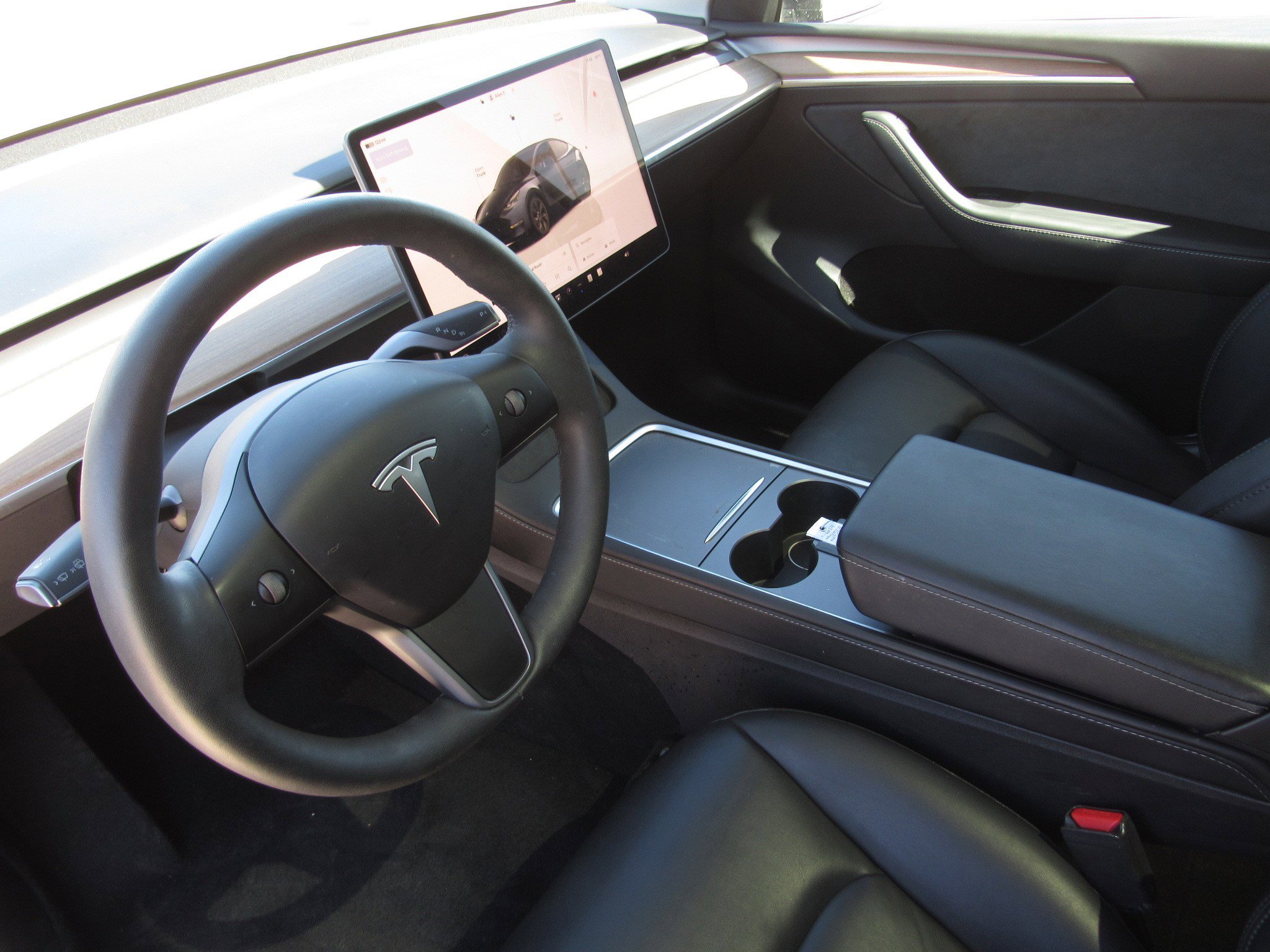 Used 2024 Tesla Model Y 2WD image 17