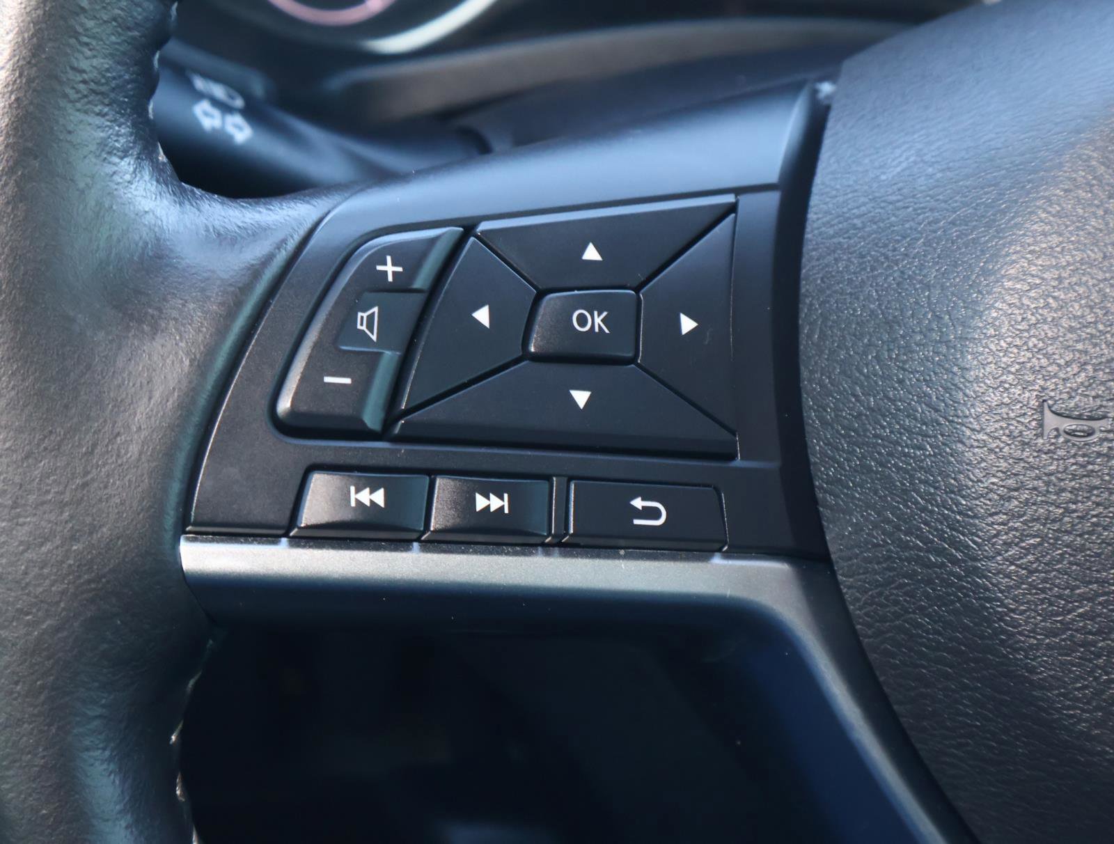 Used 2025 Nissan Sentra SV w/ All-Weather Package image 21