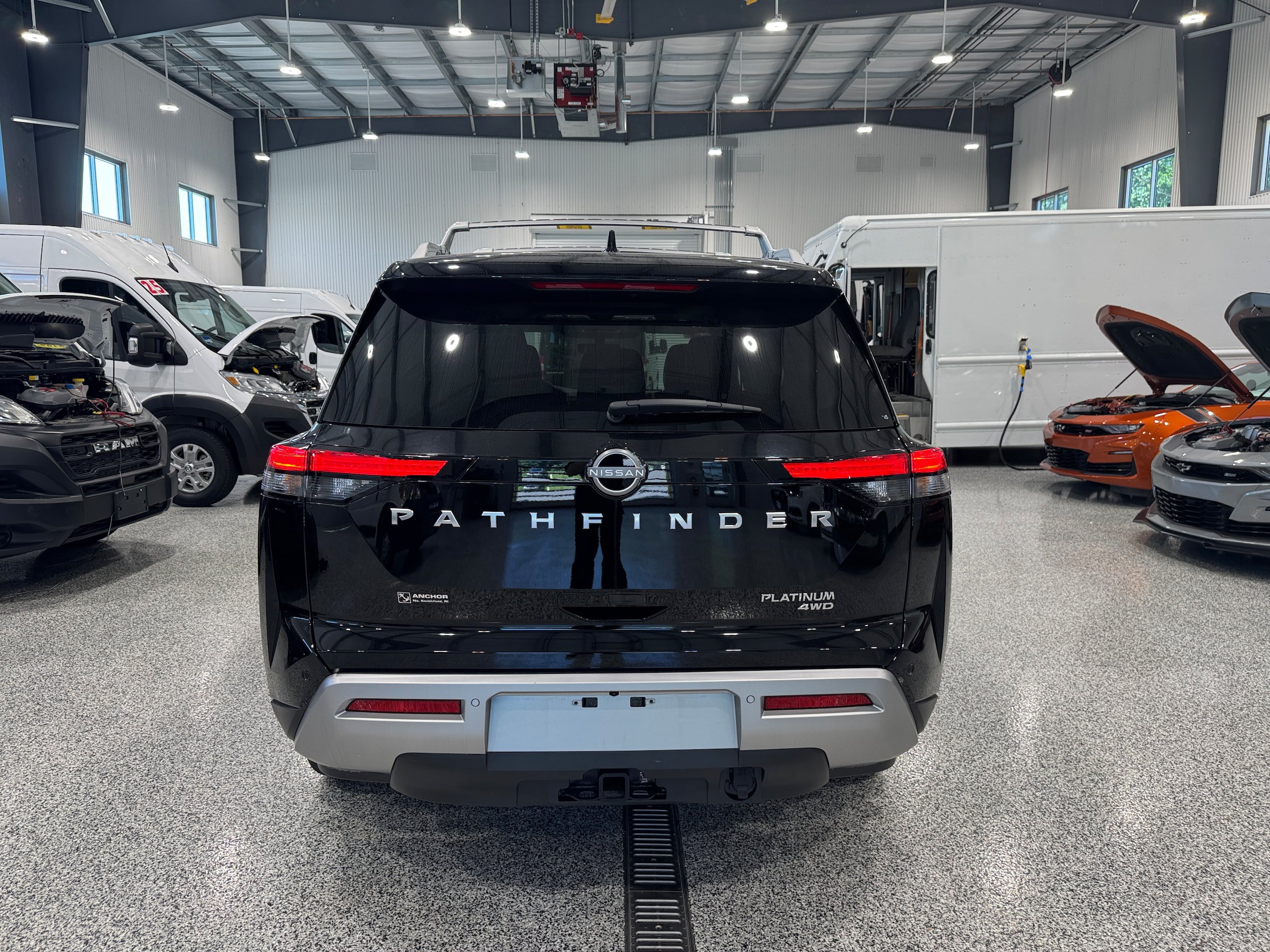 Used 2025 Nissan Pathfinder Platinum AWD/4WD image 7