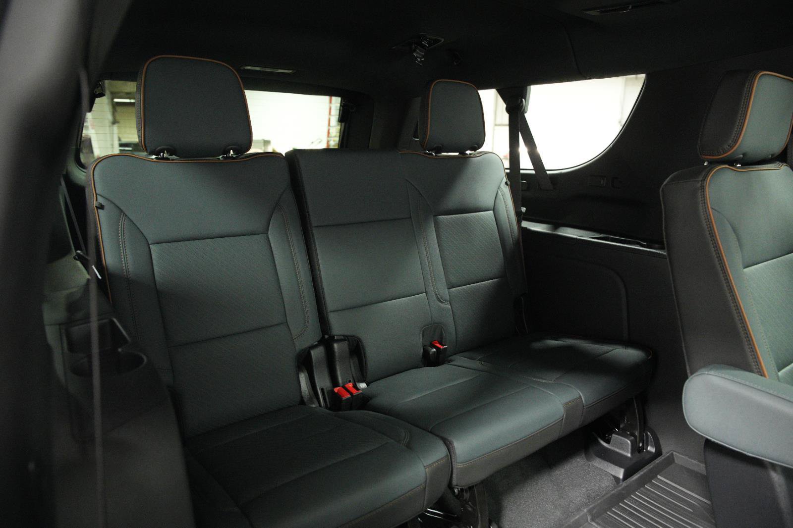 New 2026 GMC Yukon XL AT4 w/ AT4 Premium Plus Package AWD/4WD image 15