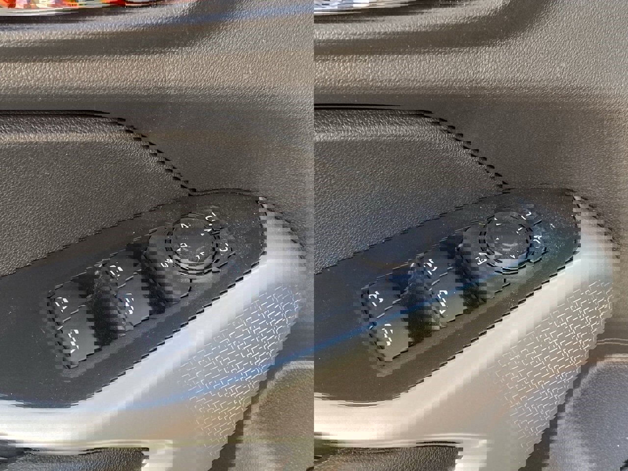 Used 2024 Chevrolet Trax RS w/ Driver Confidence Package image 7