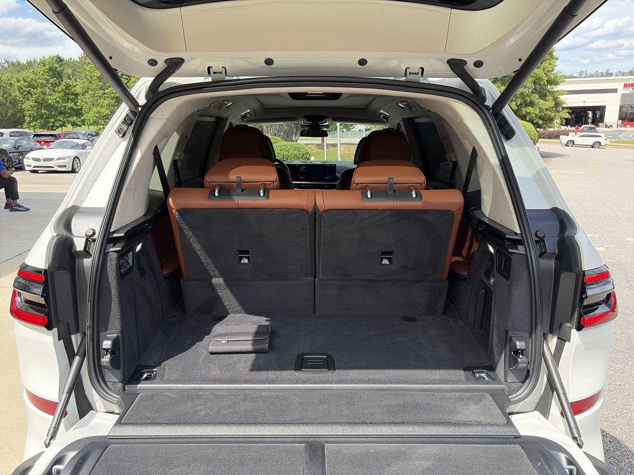 Certified 2025 BMW X7 M60i AWD/4WD image 36