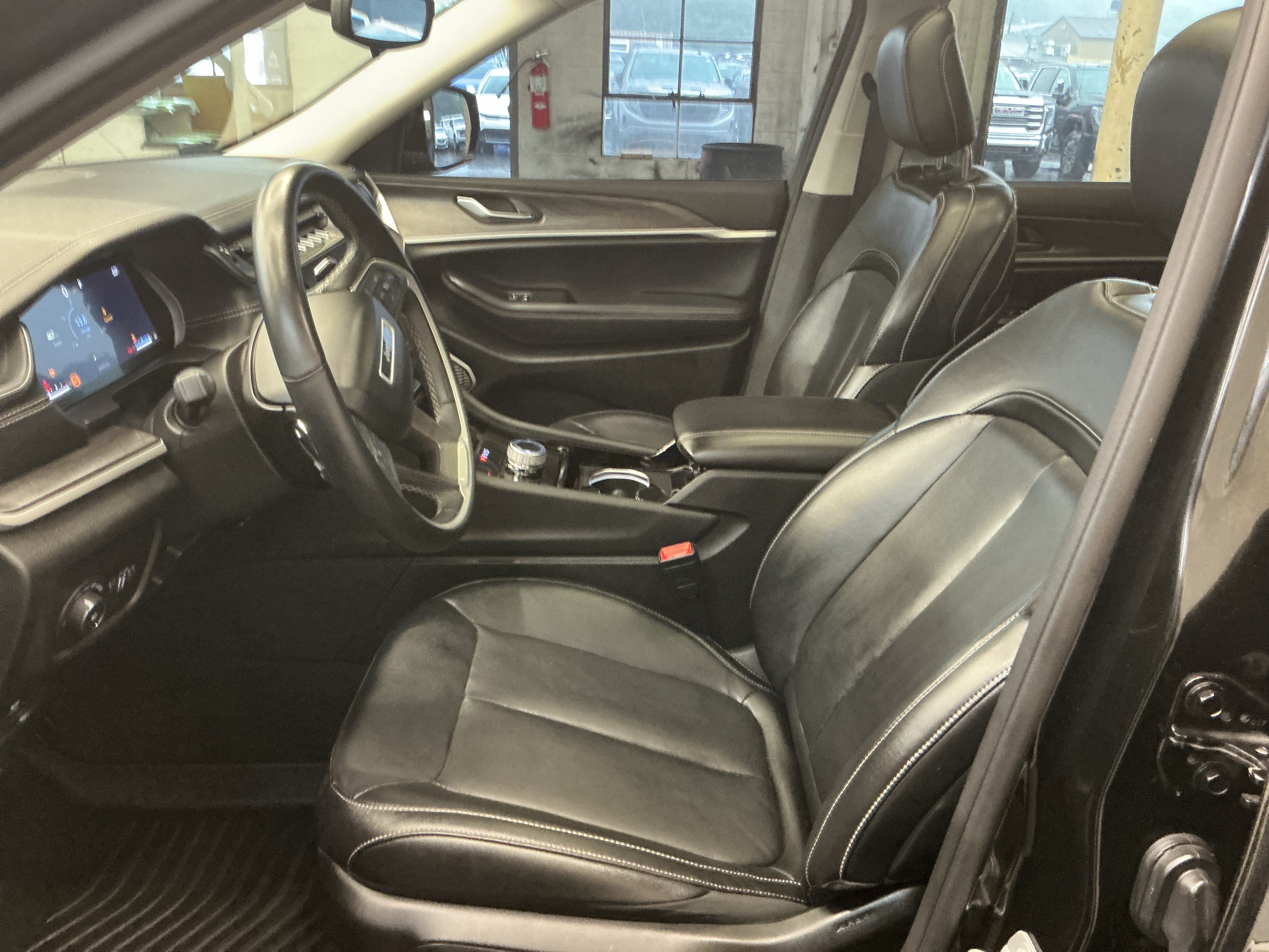 Used 2021 Jeep Grand Cherokee L Limited AWD/4WD image 15
