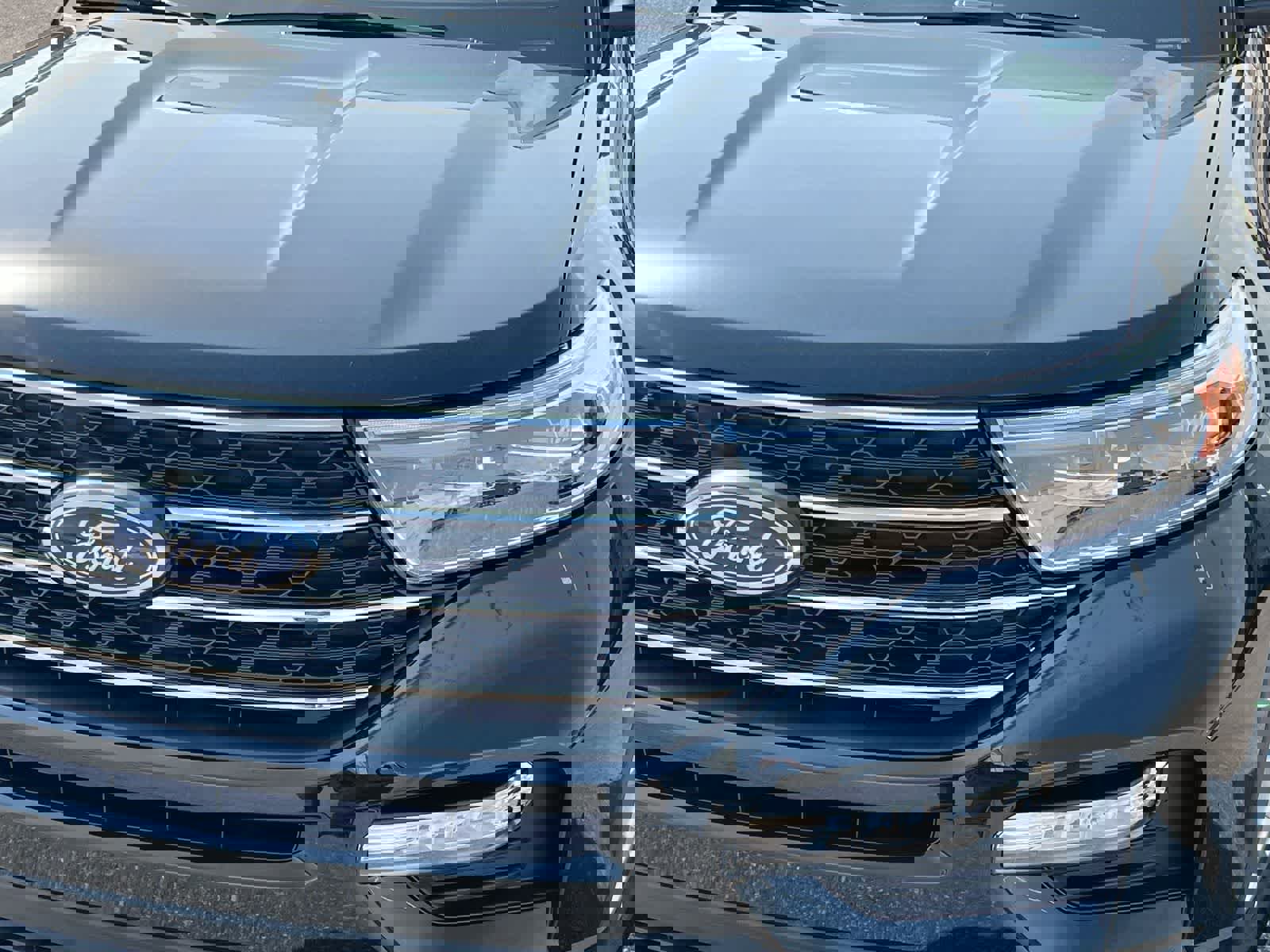 Used 2024 Ford Explorer XLT w/ Equipment Group 202A AWD/4WD image 11