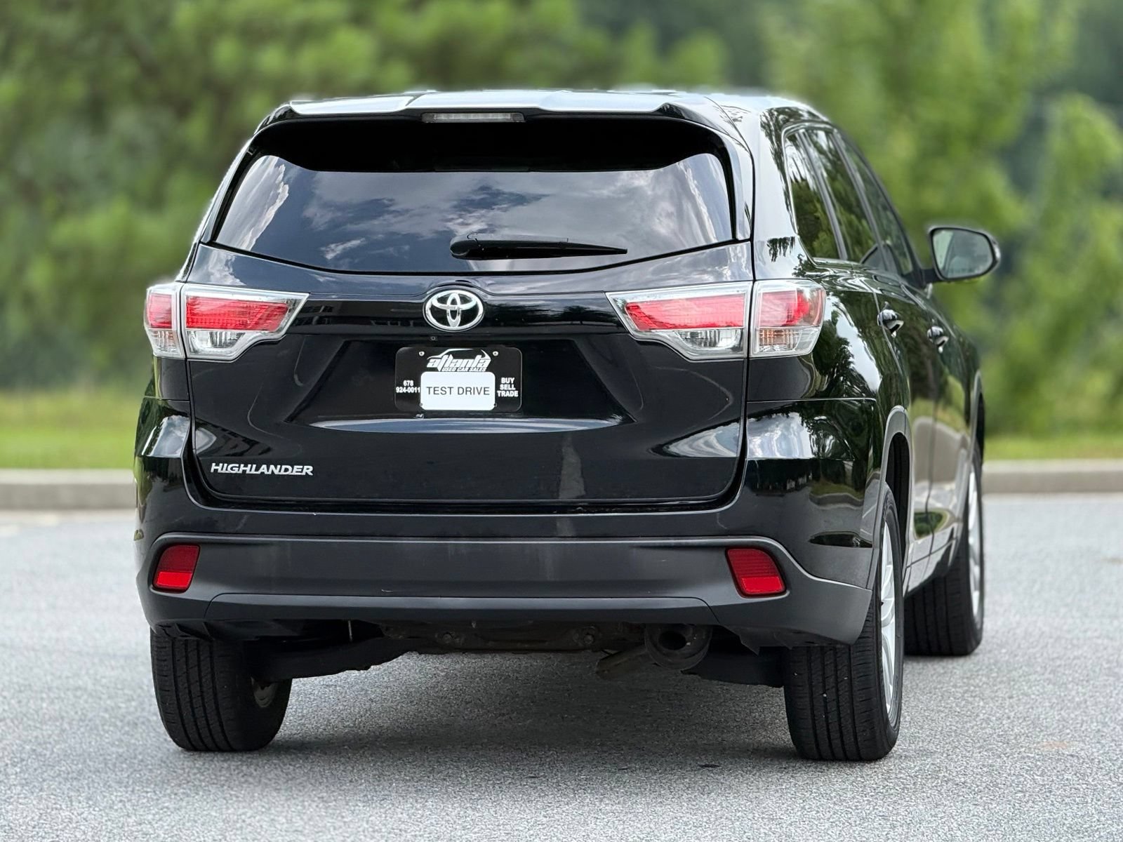 Used 2016 Toyota Highlander LE FWD image 7