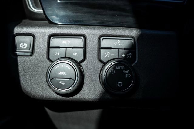 Used 2024 Chevrolet Silverado 1500 LT AWD/4WD image 18