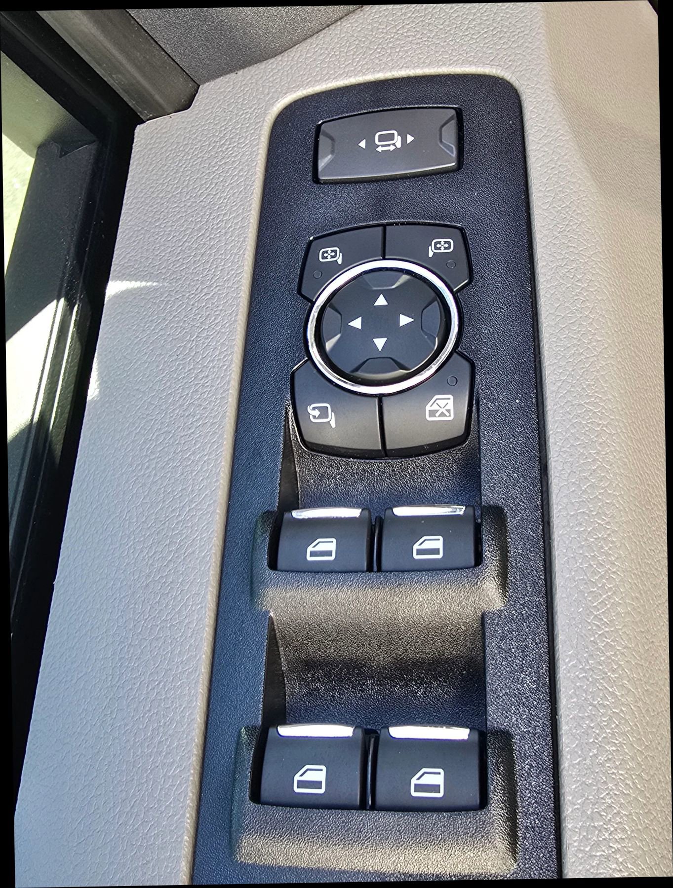 Used 2022 Ford F250 XLT w/ XLT Value Package image 18