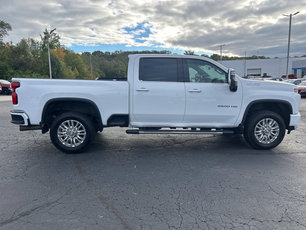 Used 2023 Chevrolet Silverado 2500 High Country w/ Z71 Off-Road Package AWD/4WD image 4