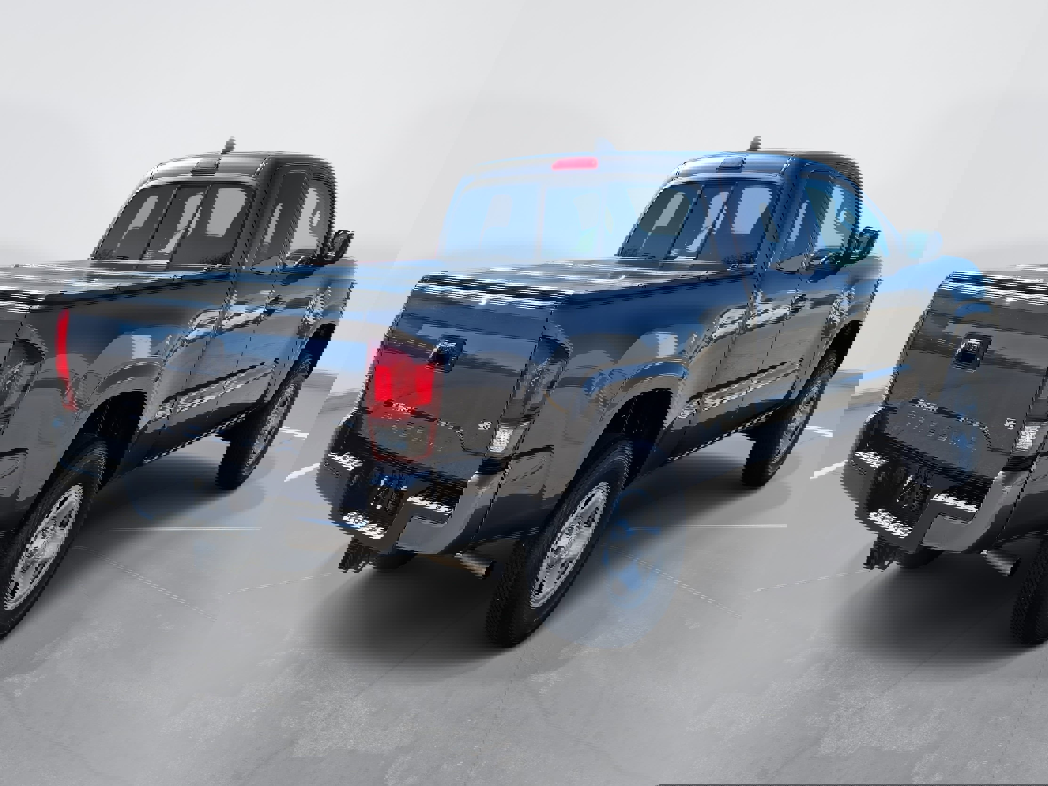 Used 2023 Toyota Tacoma SR image 5